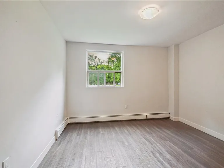 1202 Pontiac Ct — Photo 14