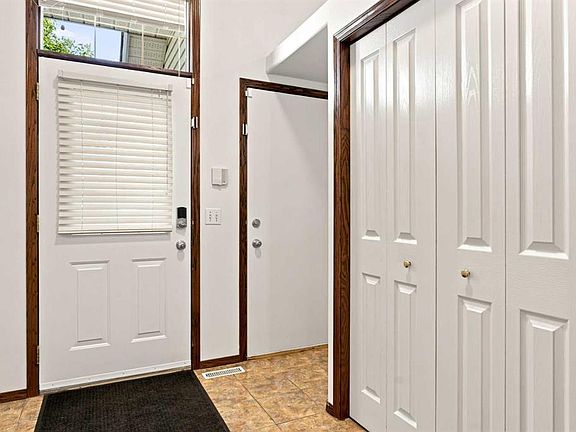 4th image of 279 N Coral Springs Cir NE