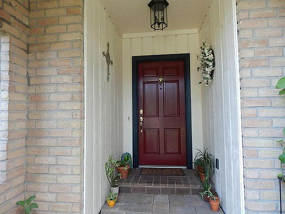 2nd image of 10622 Archmont Dr