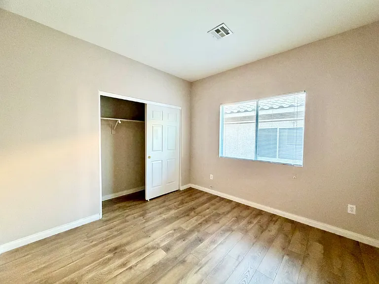 8917 Waltzing Waters Ct — Photo 37