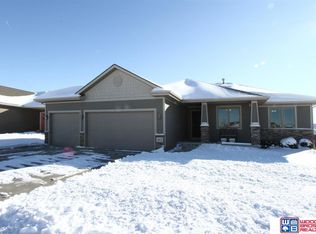 9617 Yellow Pine Rd, Lincoln, NE 68505