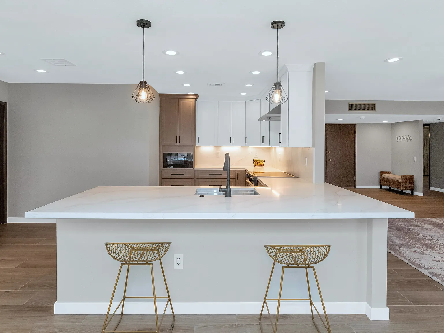 2 bed, 2030 sqft, $2,350 — Photo 4
