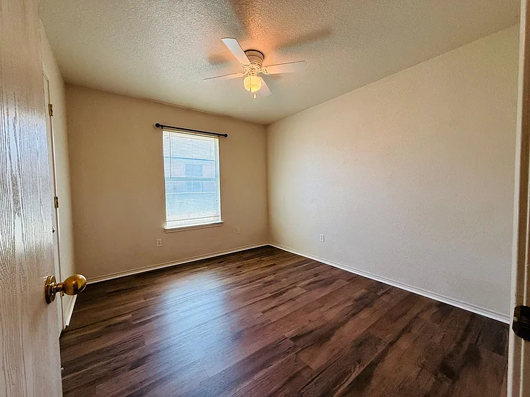 2801B Lucille Dr — Photo 7
