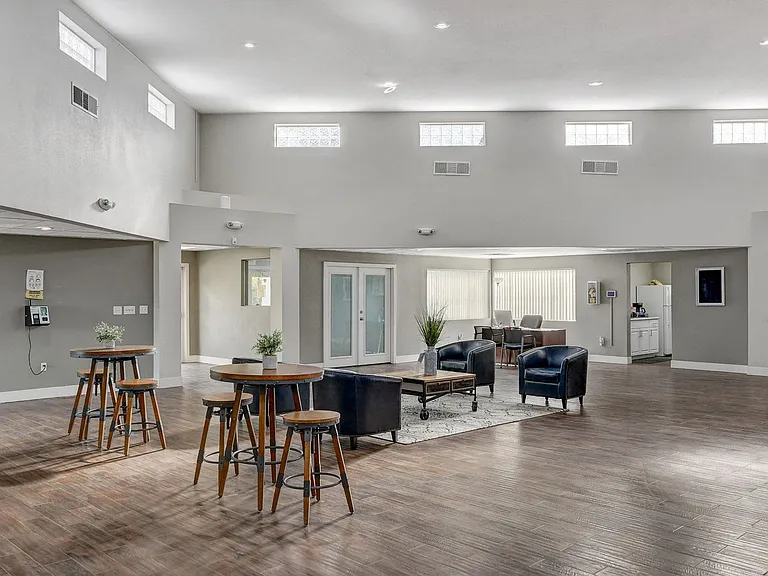 Maryland Villas Apartments — Photo 9