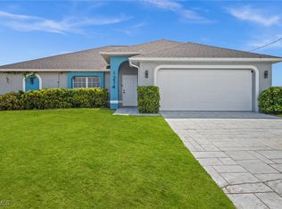 1214 SW Santa Barbara Pl, Cape Coral, FL 33991