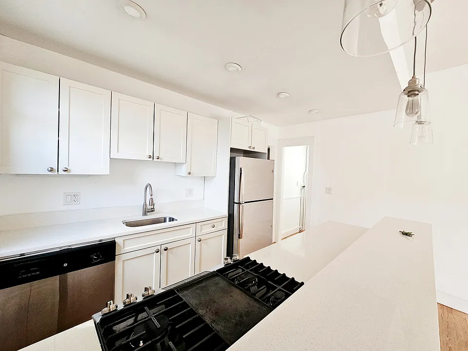 38 Newton St #40