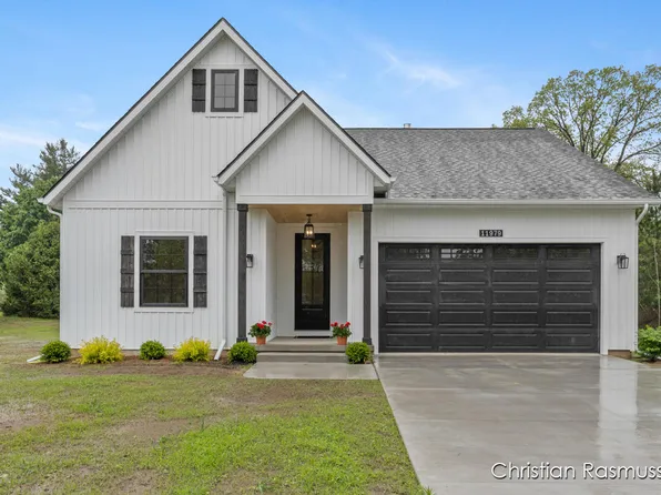 11979-13 Mile Rd NE, Greenville, MI 48838