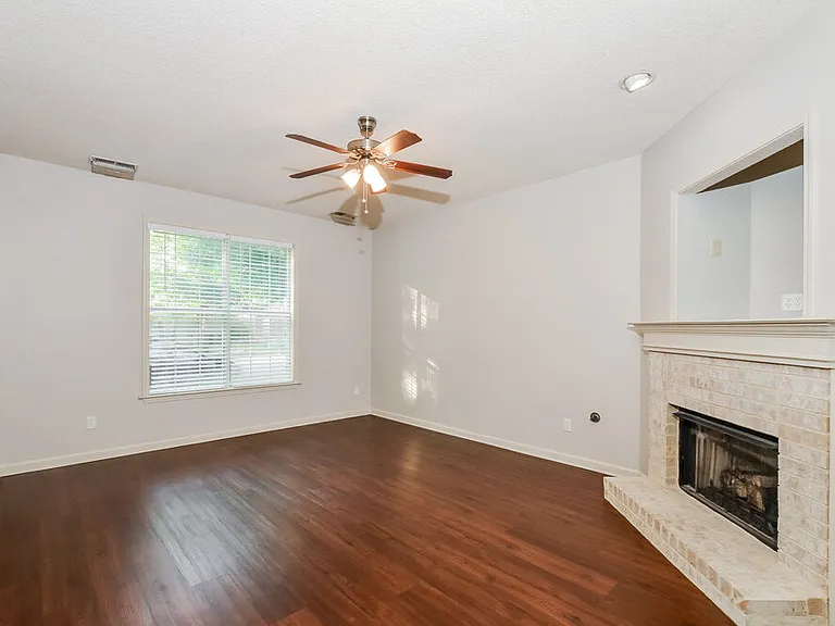8725 Macon Rd — Photo 5
