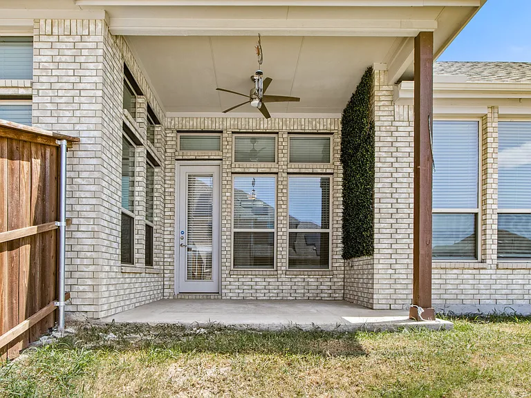 1413 Buckeye Trl — Photo 32