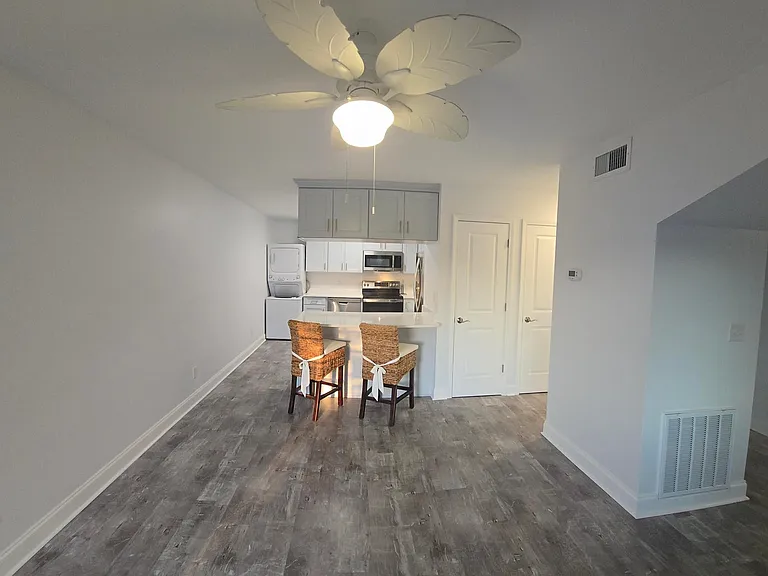 315 Bream Ave #207 — Photo 11