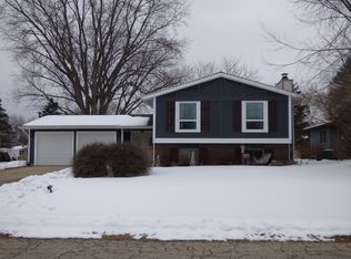 1708 N North Ave, McHenry, IL 60050