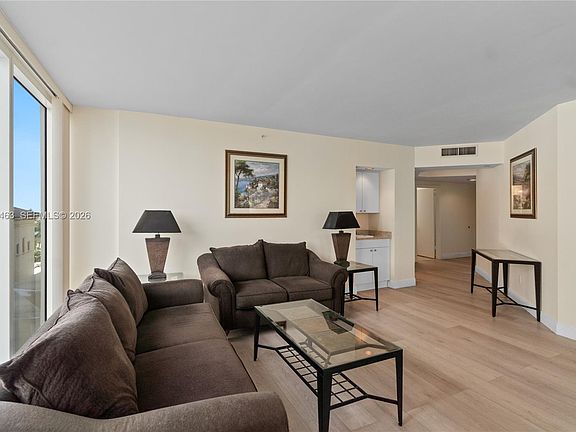 5th image of 4775 Collins Ave APT 507