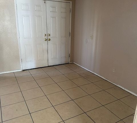 4th image of 4010 Castleford Pl