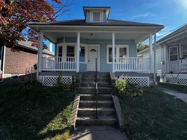 1055 Lalor St, Hamilton, NJ 08610