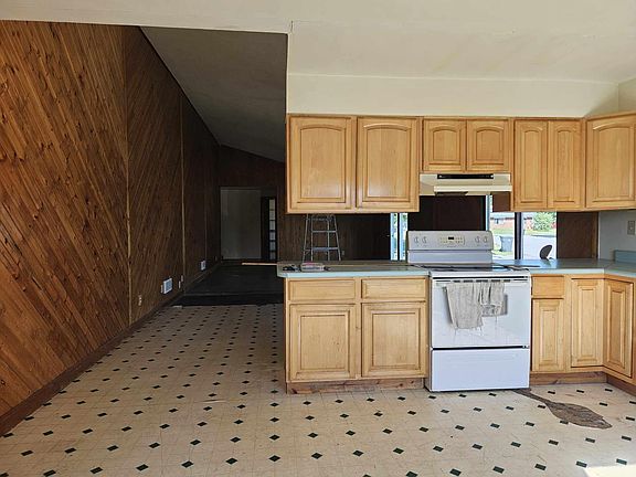 5th image of 24 Hope Ln