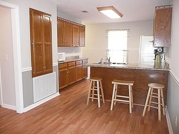 2nd image of 87 Vincent Ln