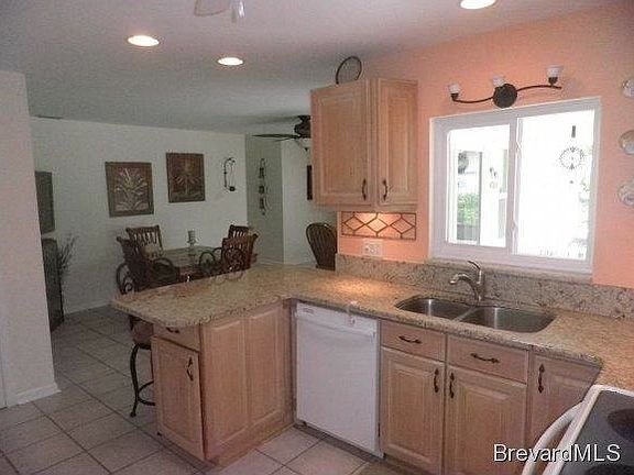 4th image of 165 Sea Breeze Cir