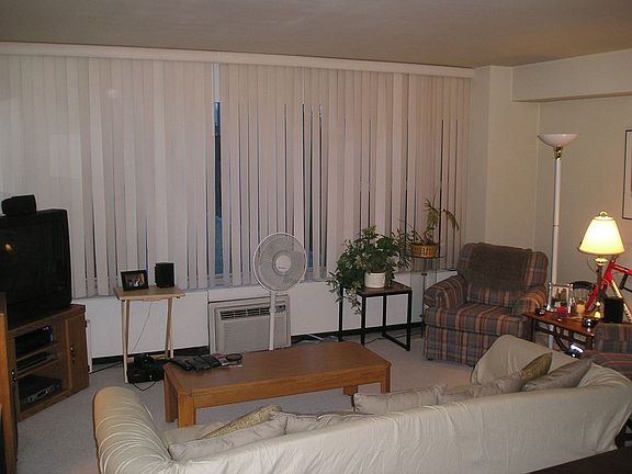3rd image of 3600 N Lake Shore Dr APT 325