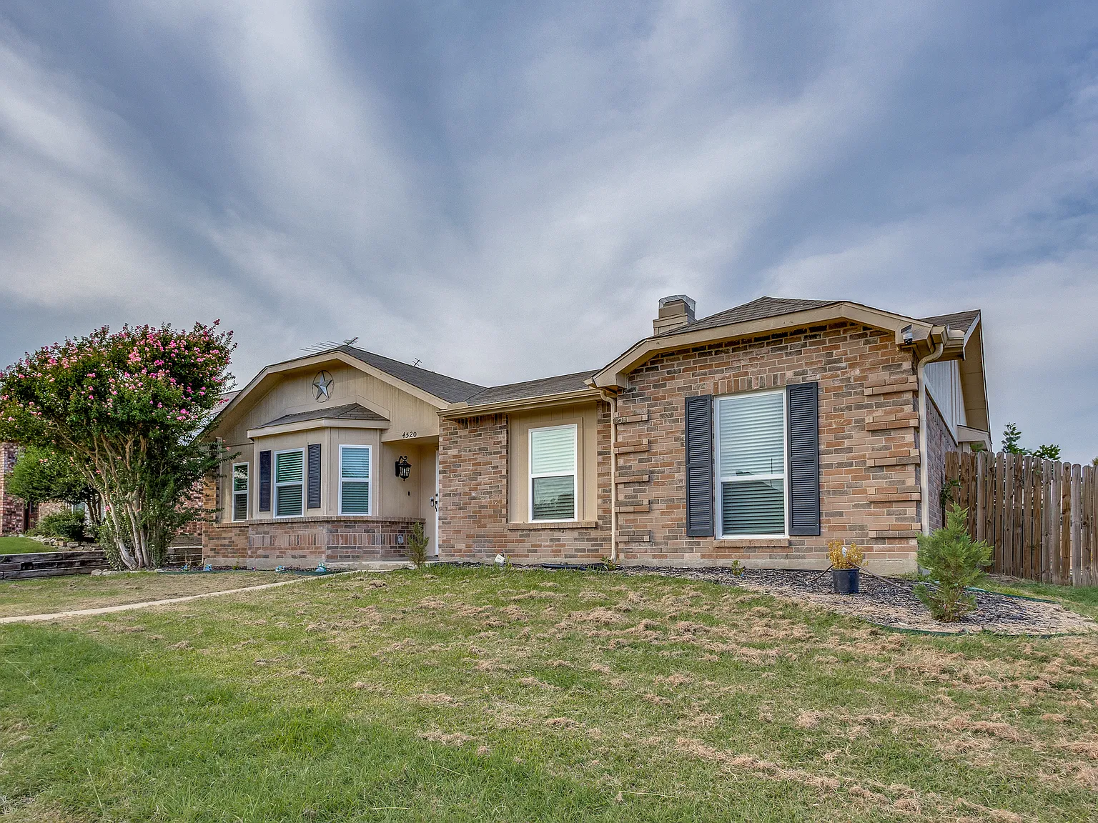 3 bed, 1810 sqft, $2,800 — Photo 2