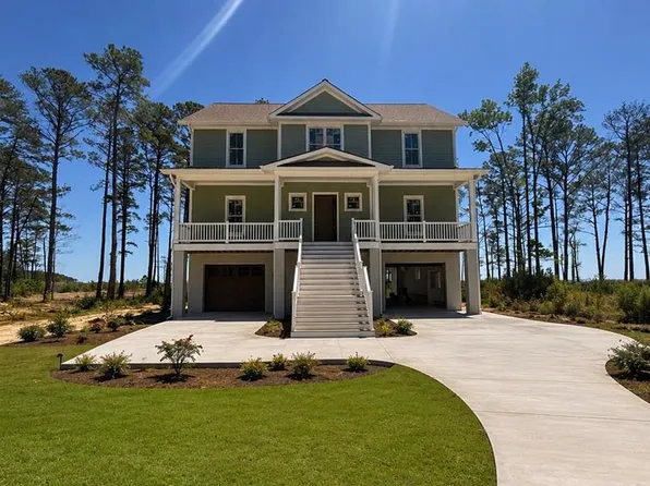 107 Galway Bay Ln, Kilmarnock, VA 22482