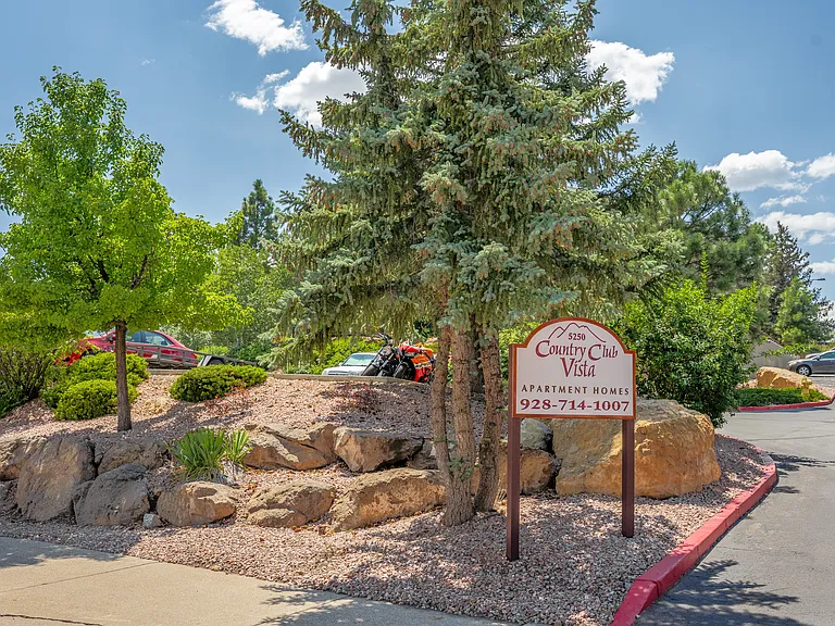 Country Club Vista Apartments — Photo 6