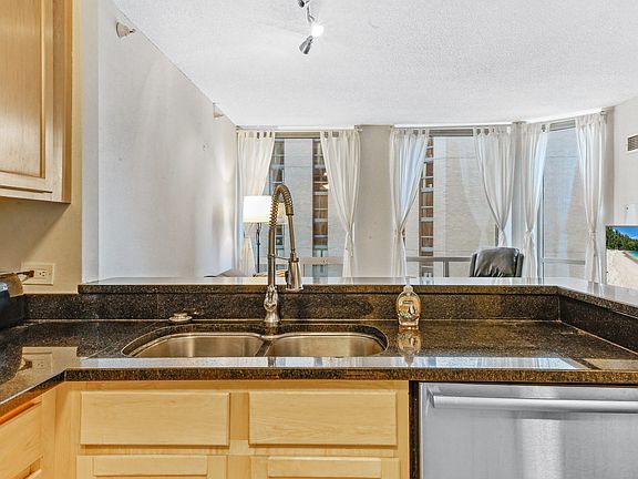 5th image of 222 N Columbus Dr APT 1206