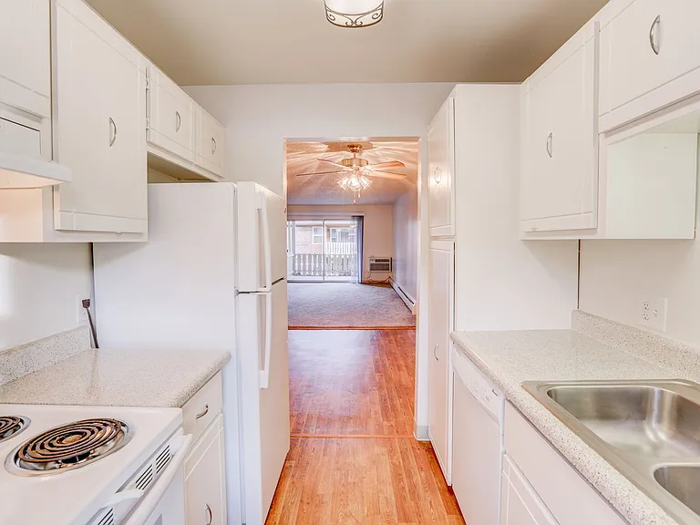 Edelweiss Apartments — Photo 25