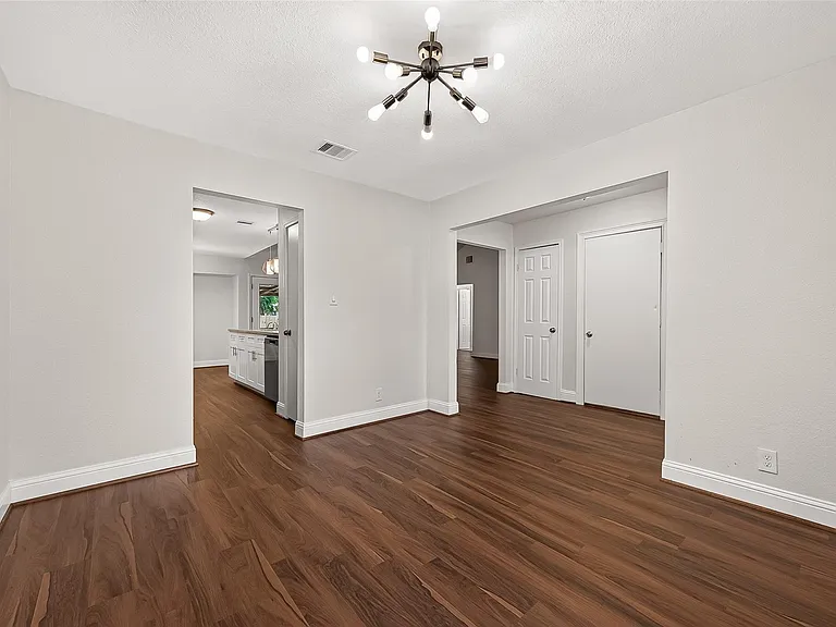 509 Southern Oaks Dr — Photo 5