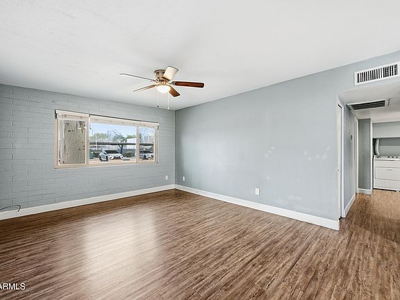 3rd image of 1518 W Colter St APT 14