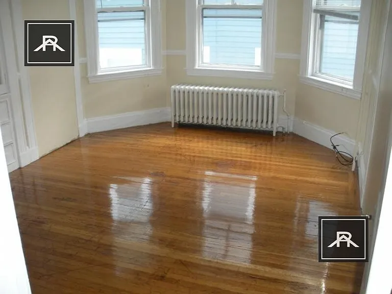 18 Dighton St #2 — Photo 2