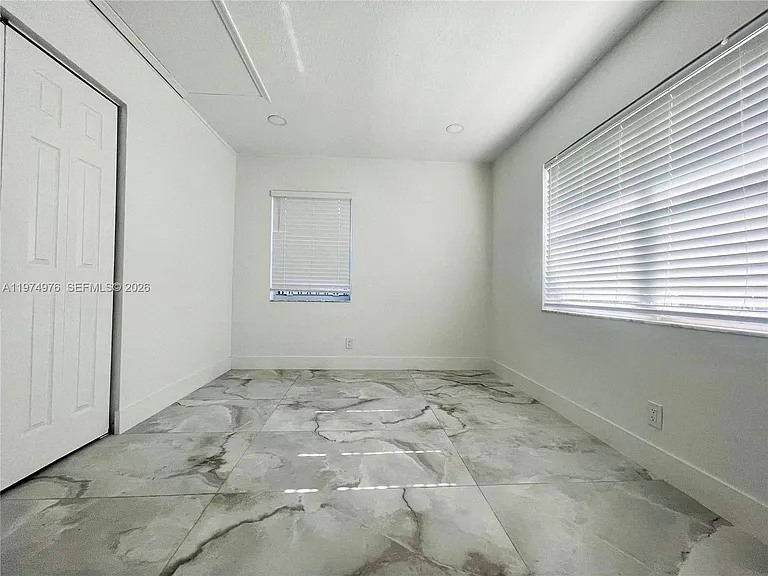 1649 NE 8th Ave — Photo 15