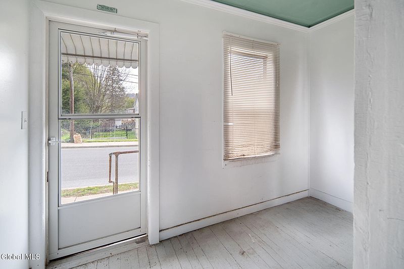 4th image of 39 Fair Street