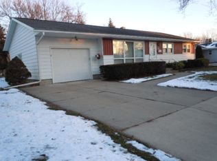 827 Laura St, Sun Prairie, WI 53590