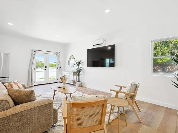 3322 Darby Ln #2, Denton, TX 76207