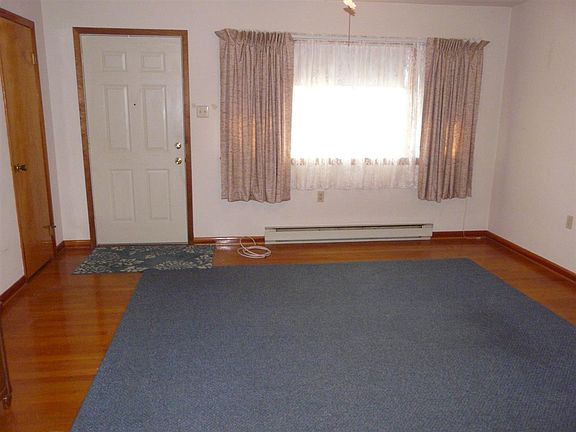 3rd image of 158 E Avondale Ave