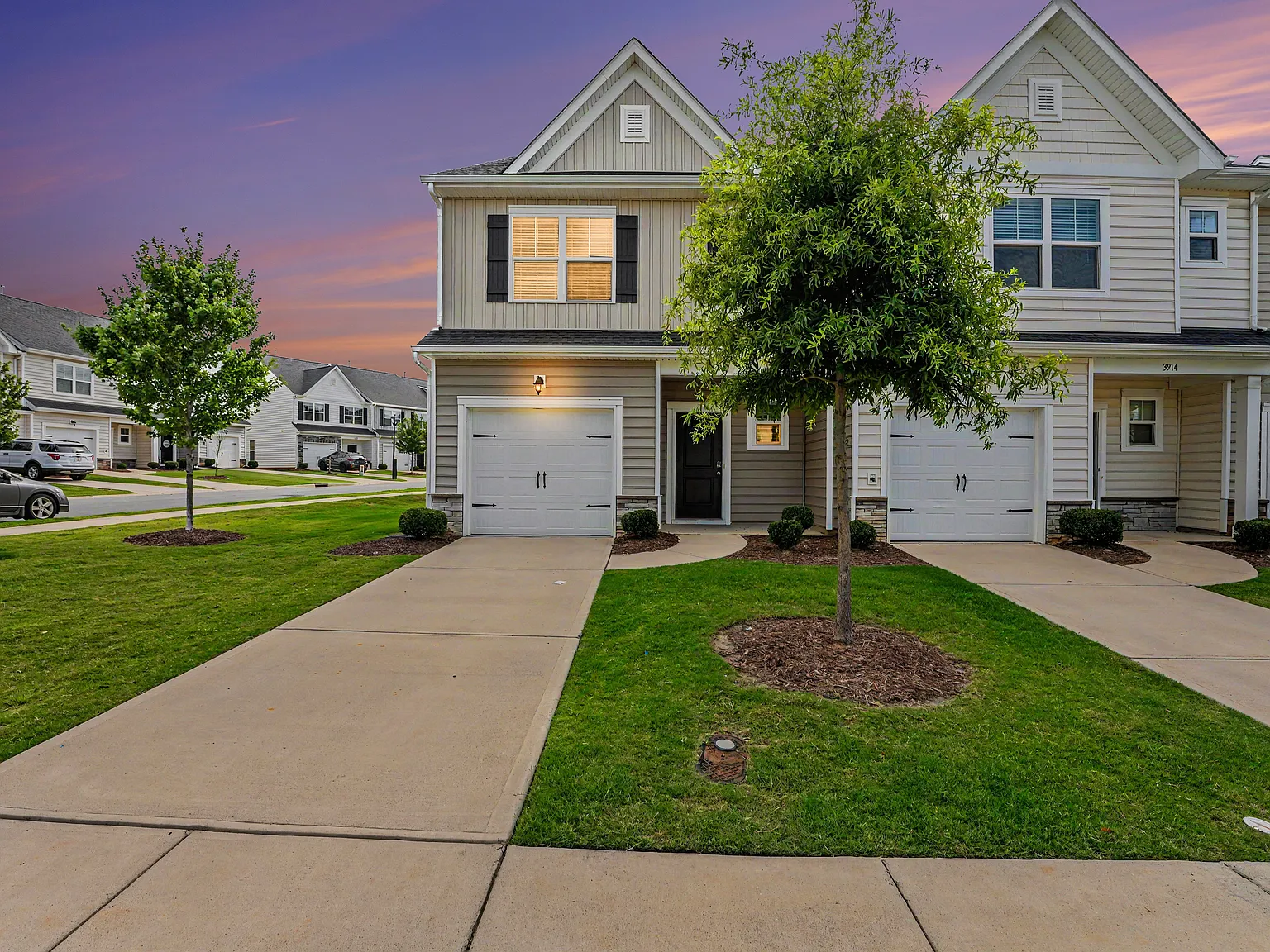 3 bed, 2.5 bath, 1616 sqft, $1,695 — Photo 2