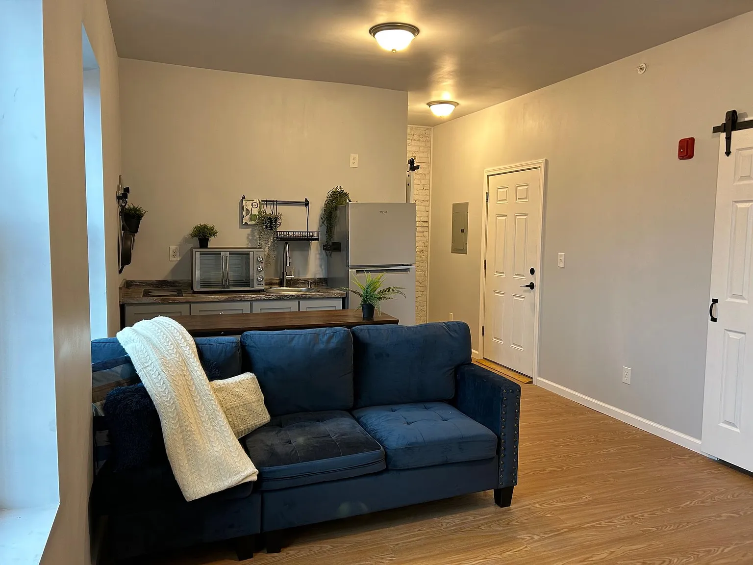 Studio, 348 sqft, $1,195 — Photo 3