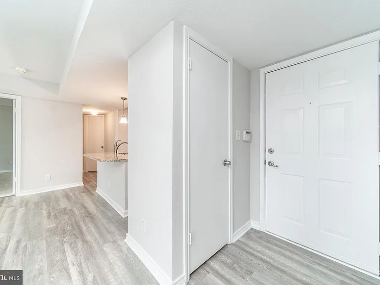 3920 Penderview Dr — Photo 7