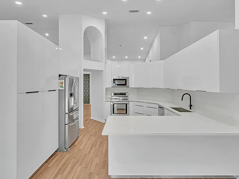 3420 Washington Ln — Photo 10