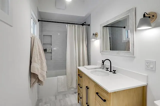 2649 Crawford Ave — Photo 25
