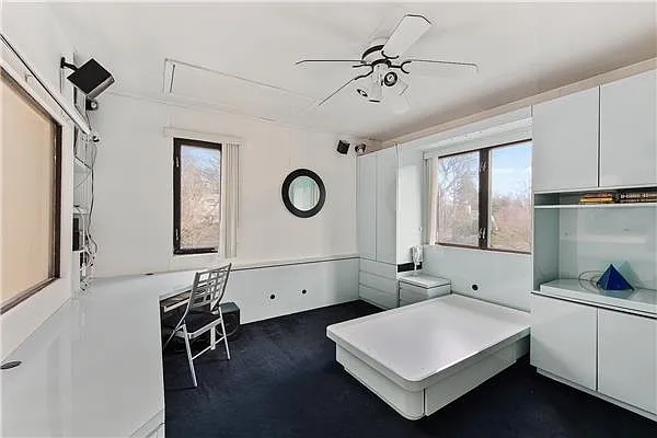 Sold by Exclusive Properties Sotheby's International Realty | media 10