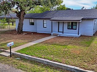 607 Baylor St, Nocona, TX 76255