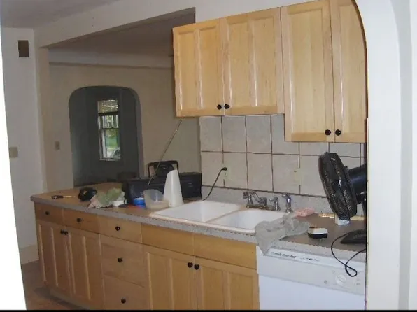 1056 Berwick Blvd, Pontiac, MI 48341