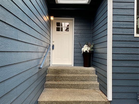3rd image of 8225 276th Pl NW