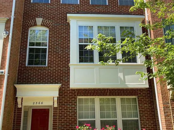 2366 Huntington Station Ct, Alexandria, VA 22303
