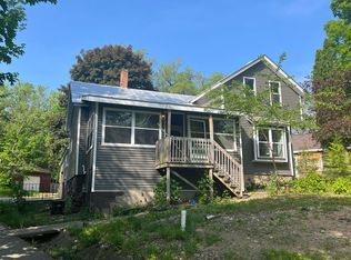 E1655 Grandview Rd, Waupaca, WI 54981
