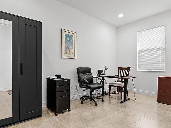 4th image of 6989 Pines Circle
