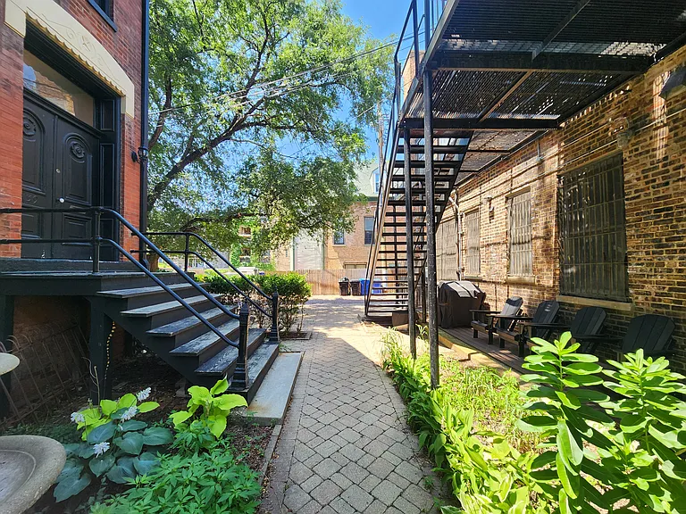 2139 W North Ave #3 — Photo 21