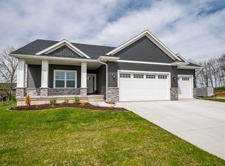 1603 Green Oak Pass, Tiffin, IA 52340