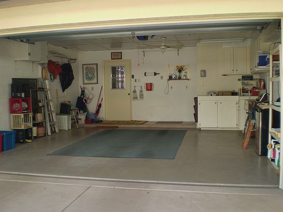 Garage w/Storage & Work Spac
